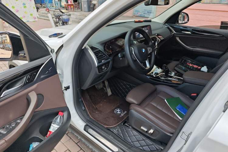 Used BMW X3 2021 xDrive25i Luxury Package Driver Seat