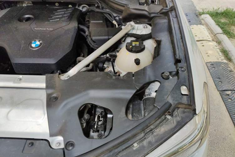 Used BMW X3 2021 xDrive25i M Sport Package Engine Bay Left