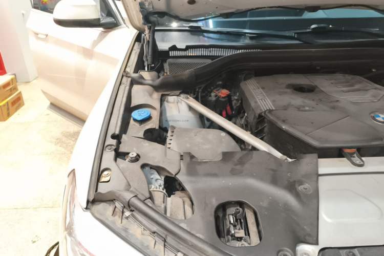 Used BMW X3 2021 xDrive28i Luxury Package Engine Bay Right