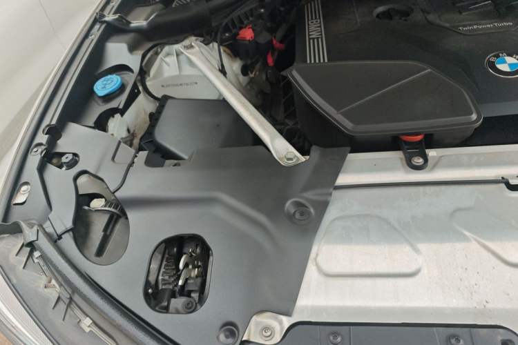 Used BMW X3 2021 xDrive28i Luxury Package Engine Bay Right