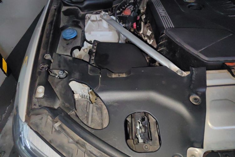 Used BMW X3 2021 Facelift xDrive28i M Sport Package Engine Bay Right