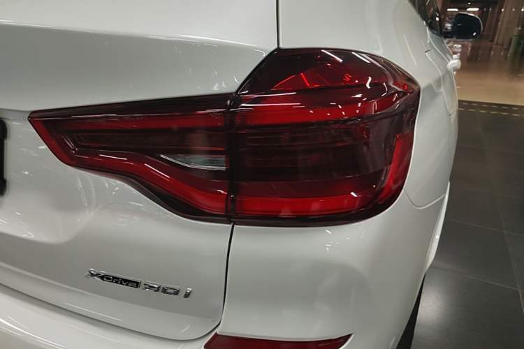 Used BMW X3 2021 Restyled xDrive30i Leading Edition M Sport Package Exterior 3