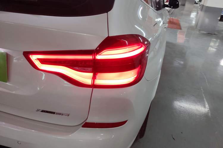 Used BMW X3 2021 xDrive25i M Sport Package Exterior 3
