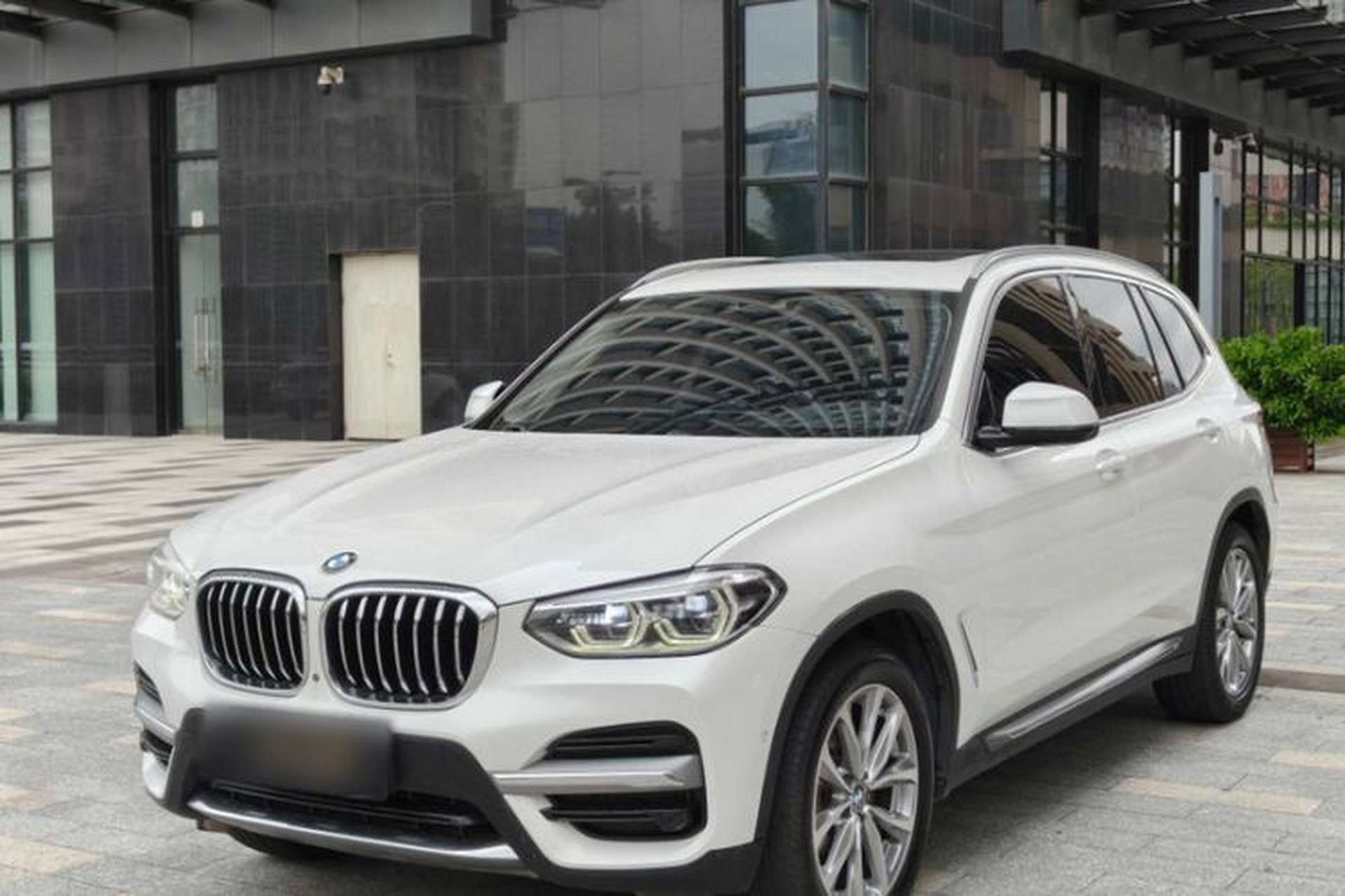 Used BMW X3 2021 xDrive25i Luxury Package Front Left 45 Deg