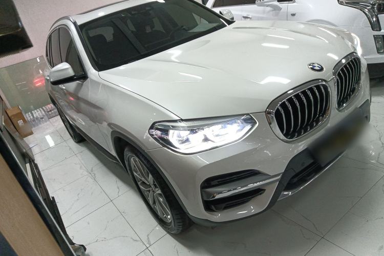 Used BMW X3 2021 Facelift xDrive25i Luxury Package Front Right 45 Deg