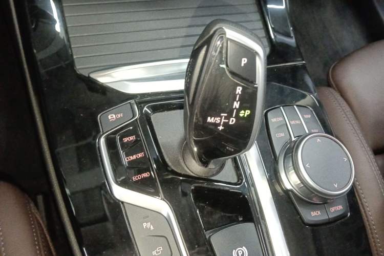 Used BMW X3 2021 xDrive30i Luxury Model with M Sport Package Gear Lever