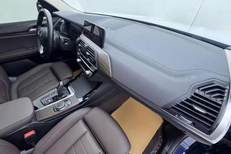 Used BMW X3 2021 xDrive25i Luxury Package Interior 1