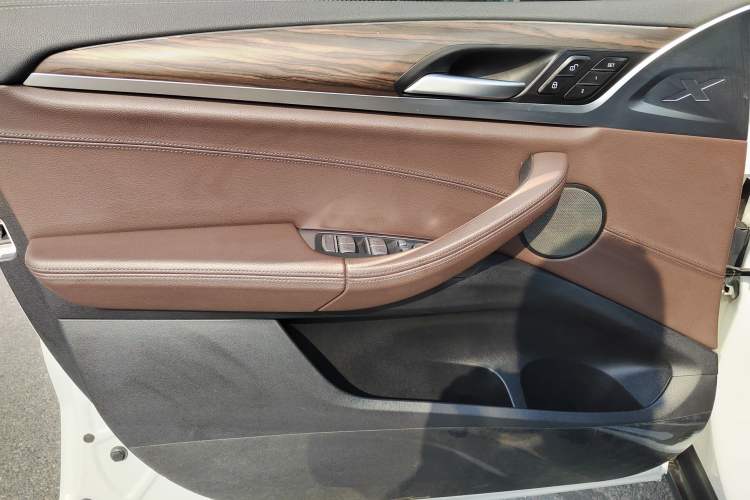 Used BMW X3 2021 xDrive28i Luxury Package Interior 10