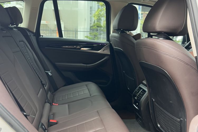 Used BMW X3 2021 xDrive25i Luxury Package Interior 12