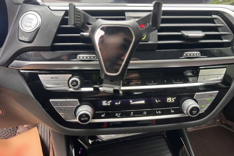 Used BMW X3 2021 xDrive25i Luxury Package Interior 2