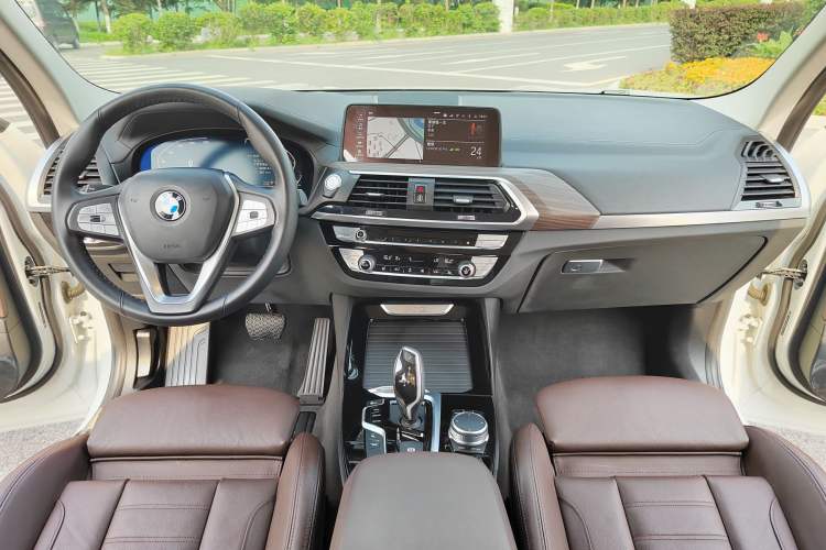 Used BMW X3 2021 xDrive28i Luxury Package Interior 2