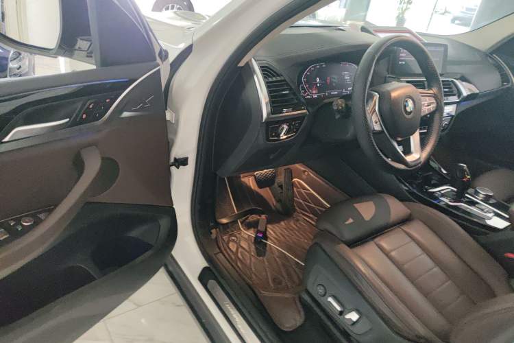Used BMW X3 2021 xDrive25i Luxury Package Interior 3