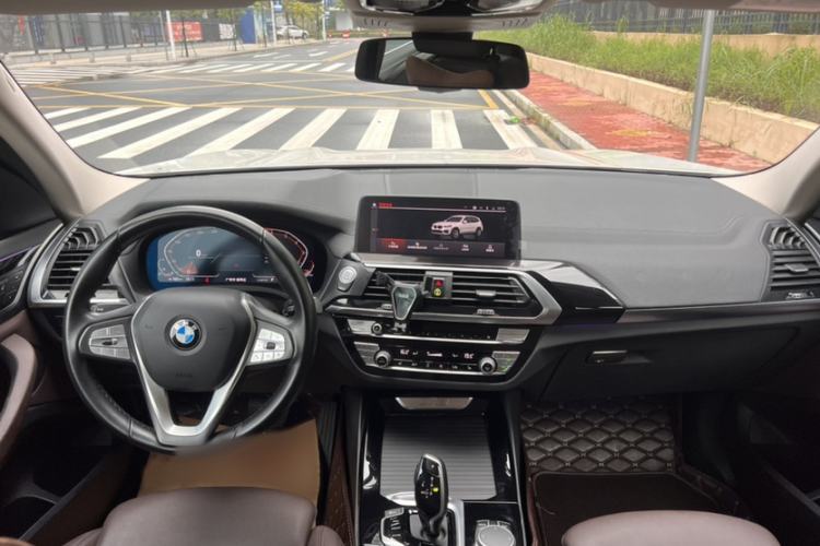 Used BMW X3 2021 xDrive25i Luxury Package Interior 3