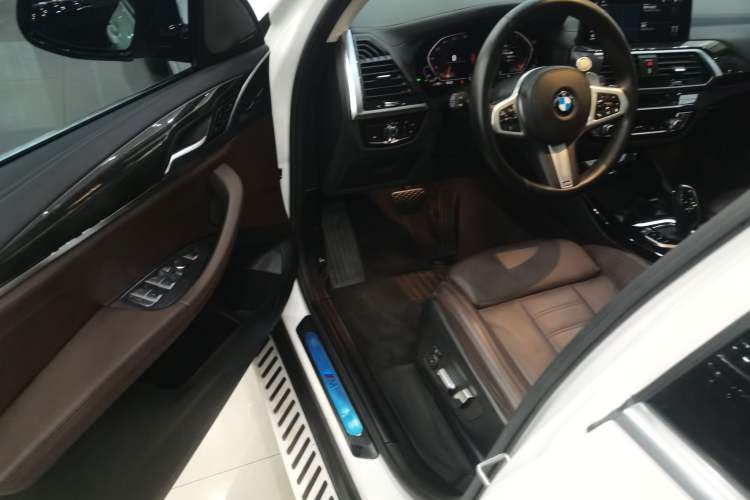 Used BMW X3 2021 xDrive30i Luxury Model with M Sport Package Interior 3