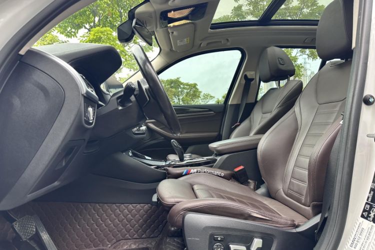 Used BMW X3 2021 Restyled xDrive30i Leading Edition M Sport Package Interior 3