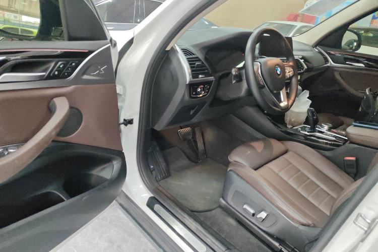 Used BMW X3 2021 xDrive25i Luxury Package Interior 3