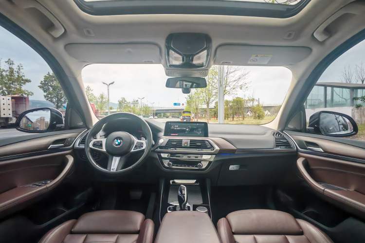 Used BMW X3 2021 Facelift xDrive28i M Sport Package Interior 4