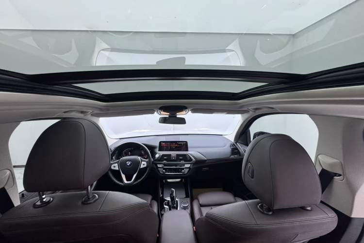 Used BMW X3 2021 xDrive25i Luxury Package Interior 4