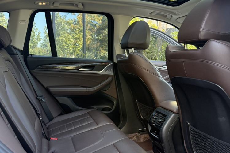 Used BMW X3 2021 xDrive28i Luxury Package Interior 4