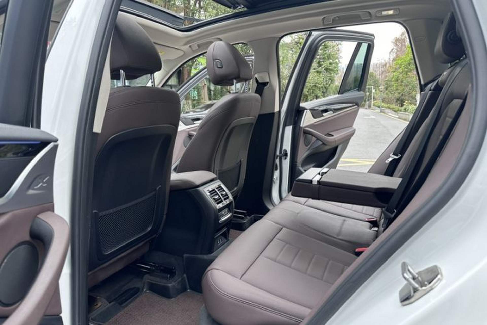 Used BMW X3 2021 xDrive25i Luxury Package Interior 5