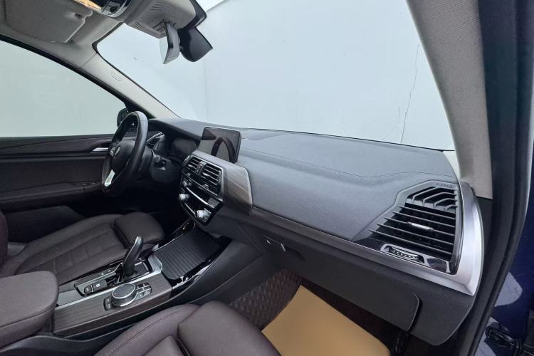 Used BMW X3 2021 xDrive25i Luxury Package Interior 5