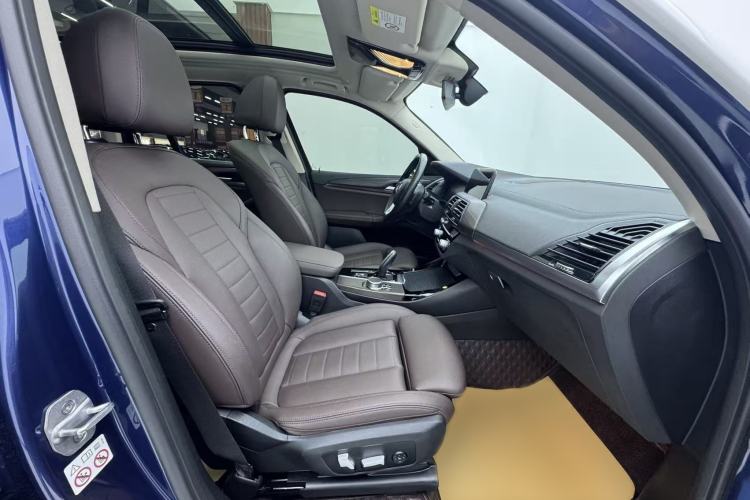 Used BMW X3 2021 xDrive25i Luxury Package Interior 6