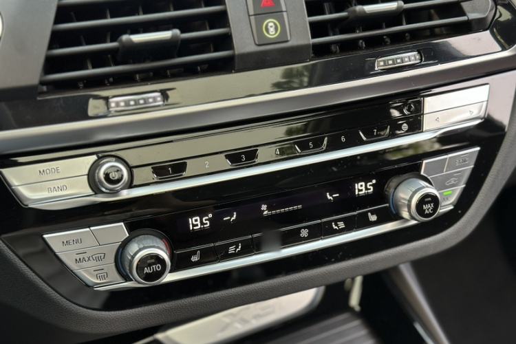 Used BMW X3 2021 Facelift xDrive28i M Sport Package Interior 8