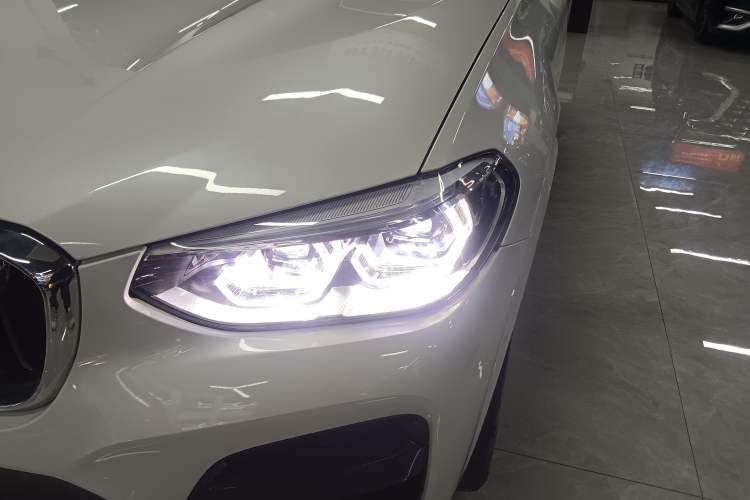 Used BMW X3 2021 xDrive30i Luxury Model with M Sport Package Left Front Headlight