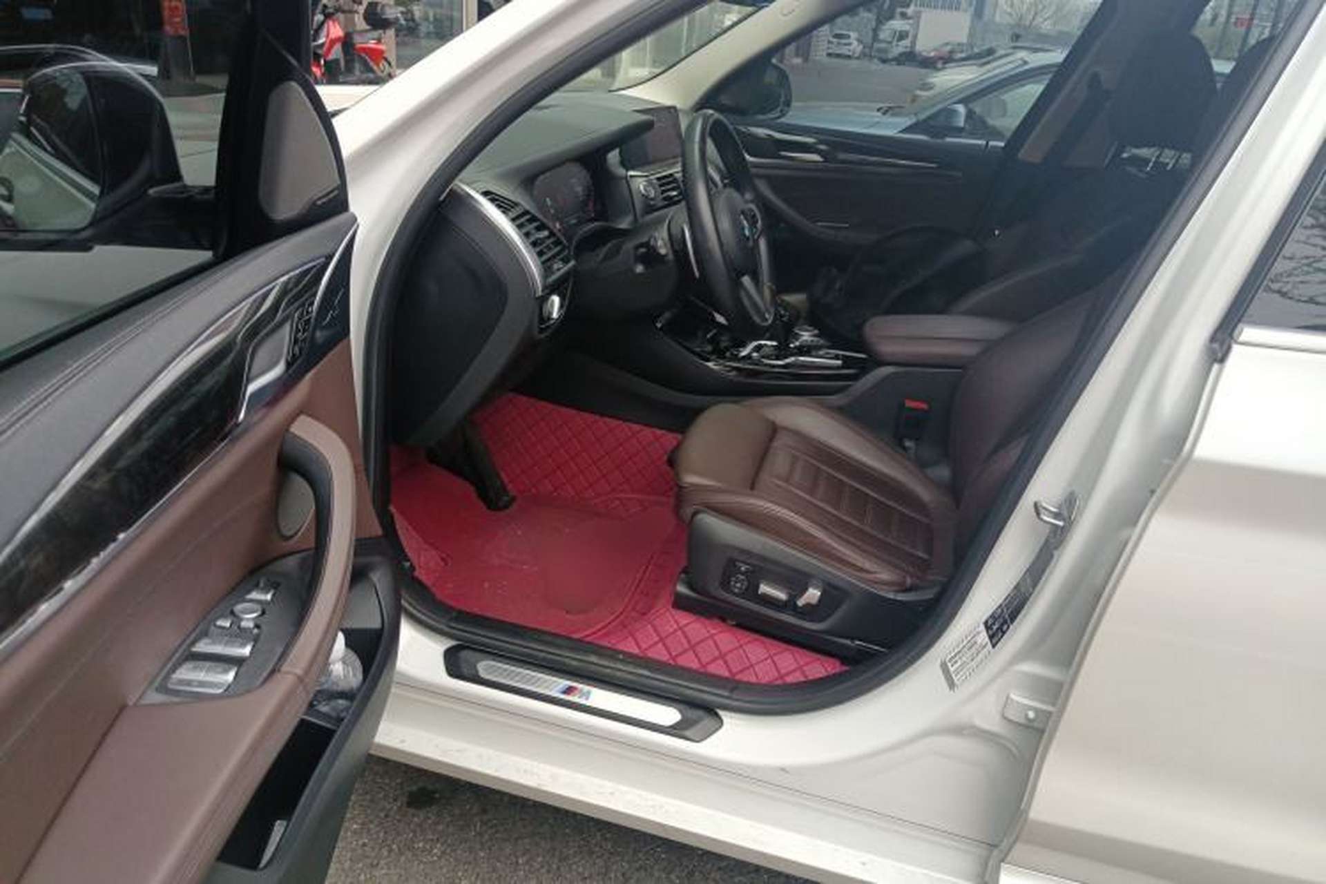Used BMW X3 2021 xDrive30i Luxury Model with M Sport Package Left Front Seat