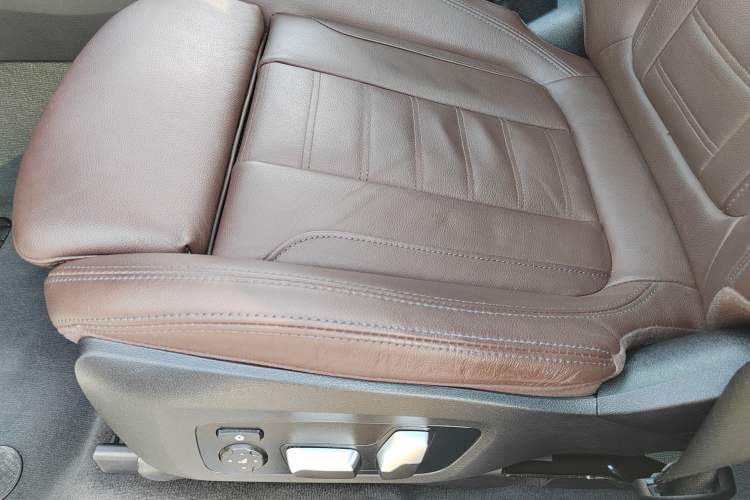 Used BMW X3 2021 xDrive28i Luxury Package Left Front Seat