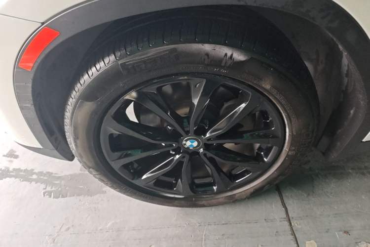 Used BMW X3 2021 xDrive25i Luxury Package Left Front Wheel Hub