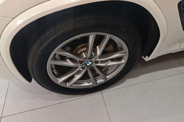 Used BMW X3 2021 xDrive28i M Sport Package Left Front Wheel Hub