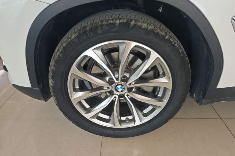 Used BMW X3 2021 xDrive25i Luxury Package Left Front Wheel Hub