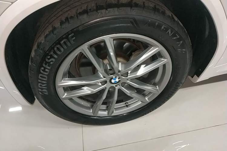 Used BMW X3 2021 xDrive28i M Sport Package Left Front Wheel Hub