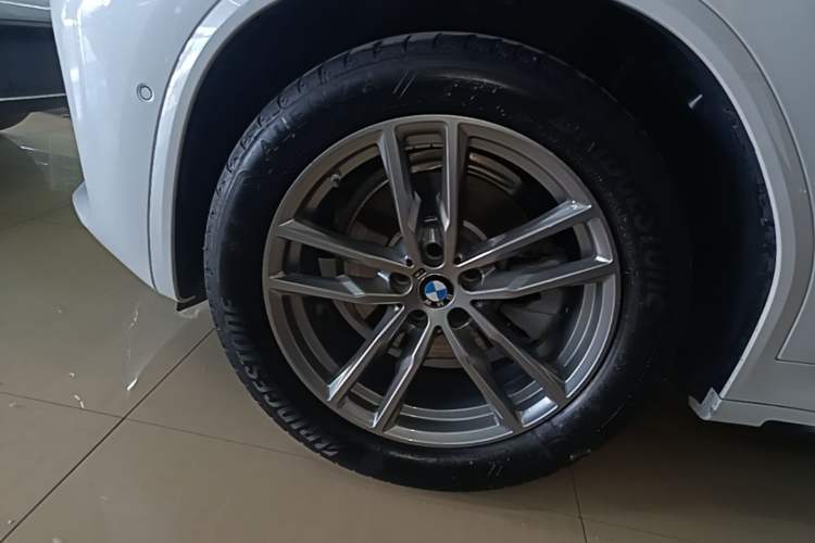 Used BMW X3 2021 xDrive25i M Sport Package Left Front Wheel Hub