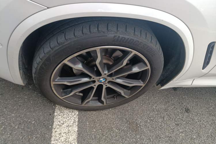 Used BMW X3 2021 xDrive30i Luxury Model with M Sport Package Left Front Wheel Hub