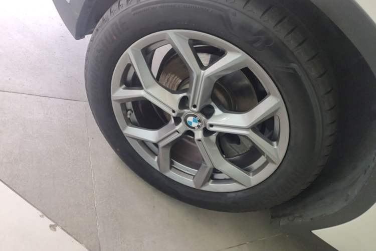 Used BMW X3 2021 xDrive28i Luxury Package Left Front Wheel Hub