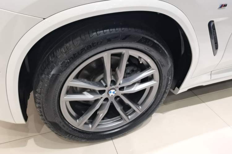 Used BMW X3 2021 xDrive28i M Sport Package Left Front Wheel Hub
