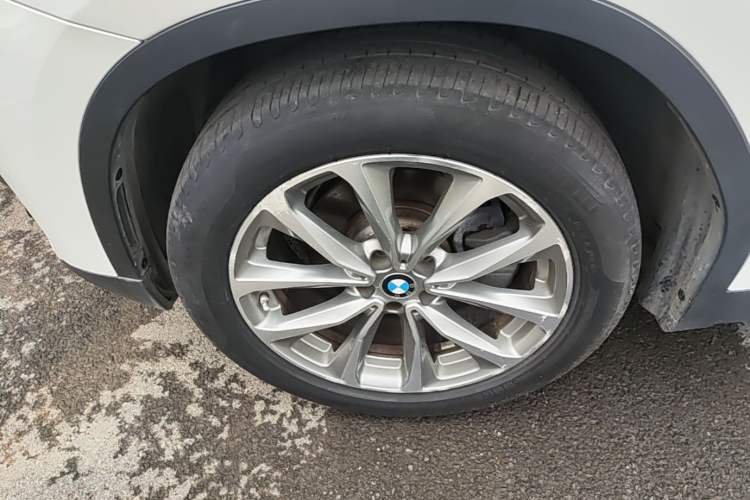 Used BMW X3 2021 xDrive25i Luxury Package Left Front Wheel Hub