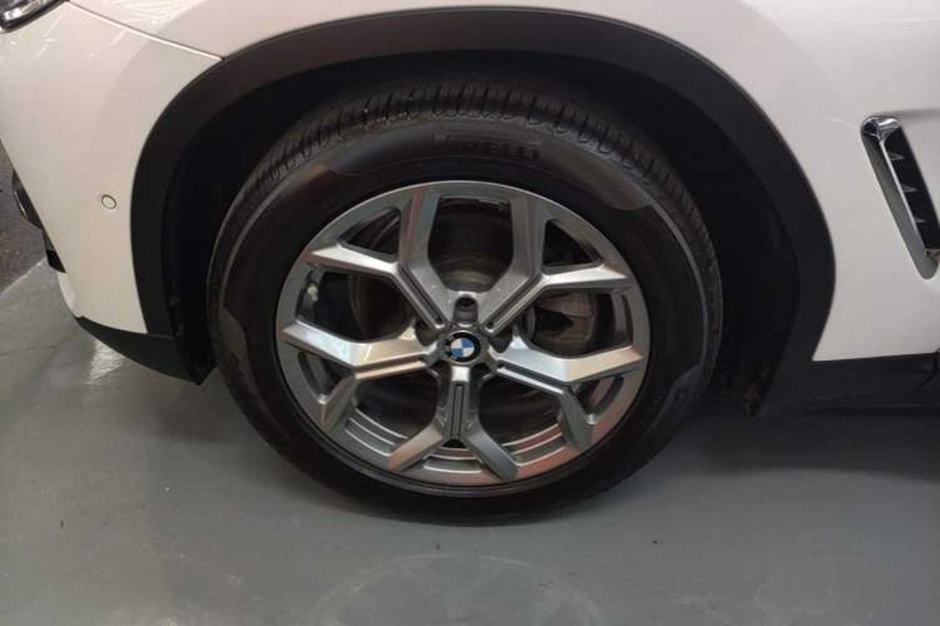 Used BMW X3 2021 xDrive28i Luxury Package Left Front Wheel Hub