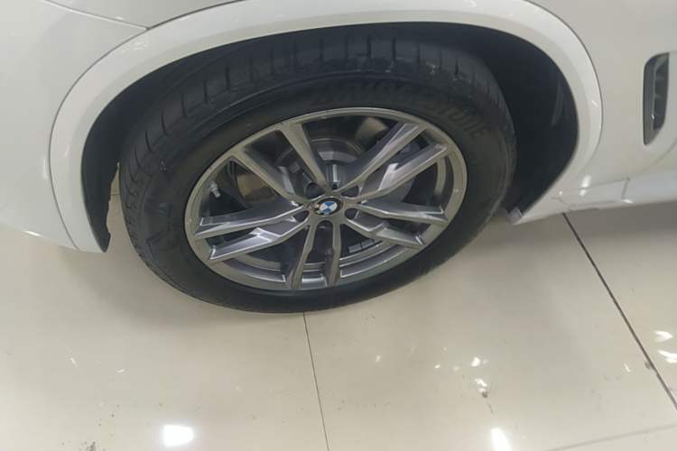 Used BMW X3 2021 xDrive25i M Sport Package Left Front Wheel Hub