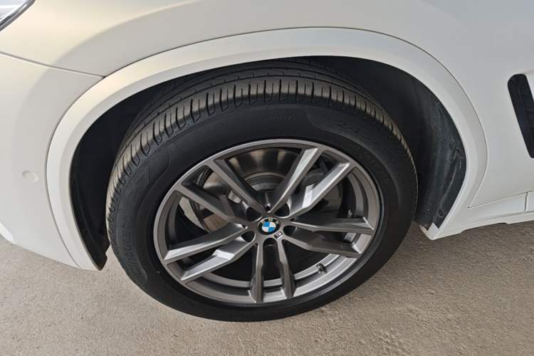 Used BMW X3 2021 Restyled xDrive25i M Sport Package Left Front Wheel Hub