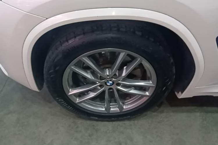Used BMW X3 2021 xDrive25i M Sport Package Left Front Wheel Hub