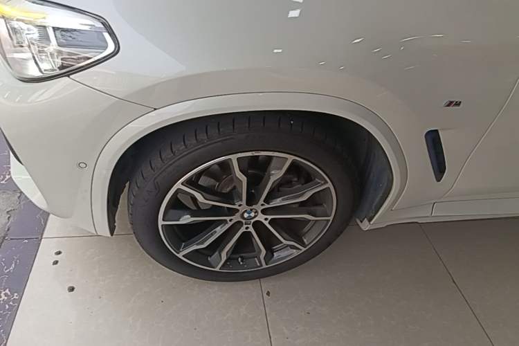 Used BMW X3 2021 xDrive30i Luxury Model with M Sport Package Left Front Wheel Hub