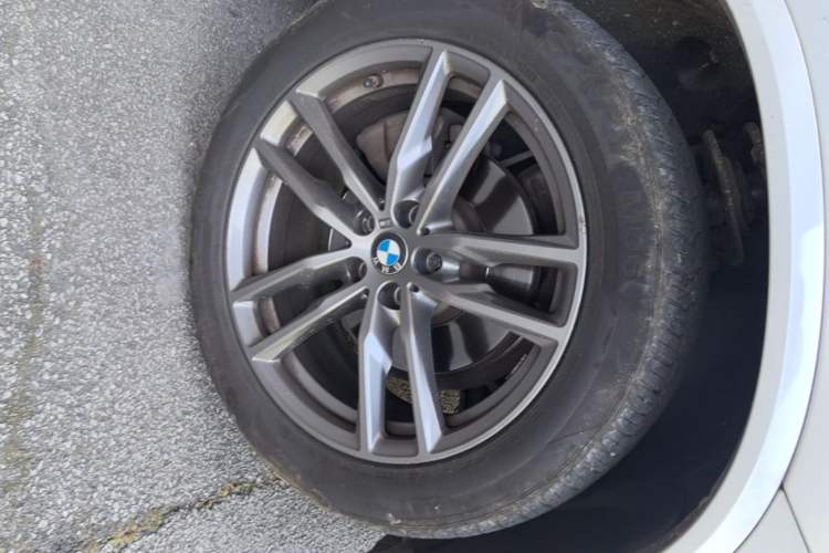 Used BMW X3 2021 Restyled xDrive25i M Sport Package Left Front Wheel Hub