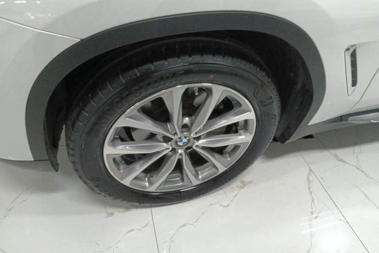 Used BMW X3 2021 Facelift xDrive25i Luxury Package Left Front Wheel Hub