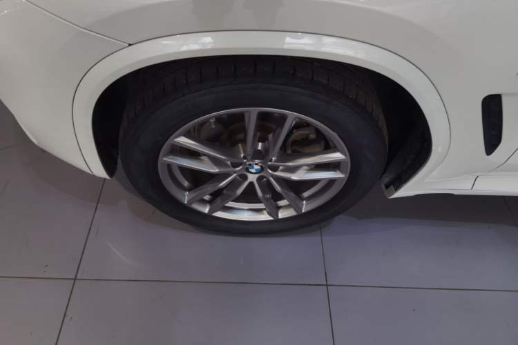 Used BMW X3 2021 Facelift xDrive28i Luxury Package Left Front Wheel Hub