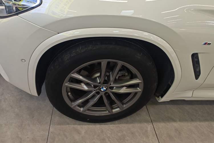 Used BMW X3 2021 xDrive28i M Sport Package Left Front Wheel Hub