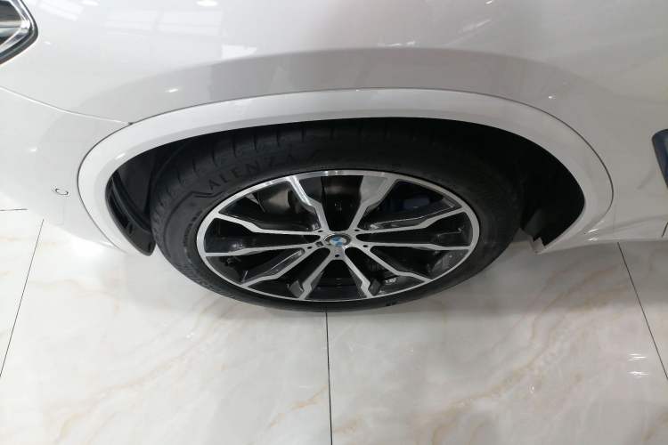 Used BMW X3 2021 Restyled xDrive30i Leading Edition M Sport Package Left Front Wheel Hub