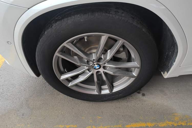 Used BMW X3 2021 xDrive28i M Sport Package Left Front Wheel Hub